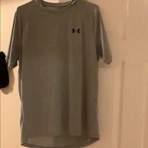 Under Armour Mens loose fitting t-shirt.